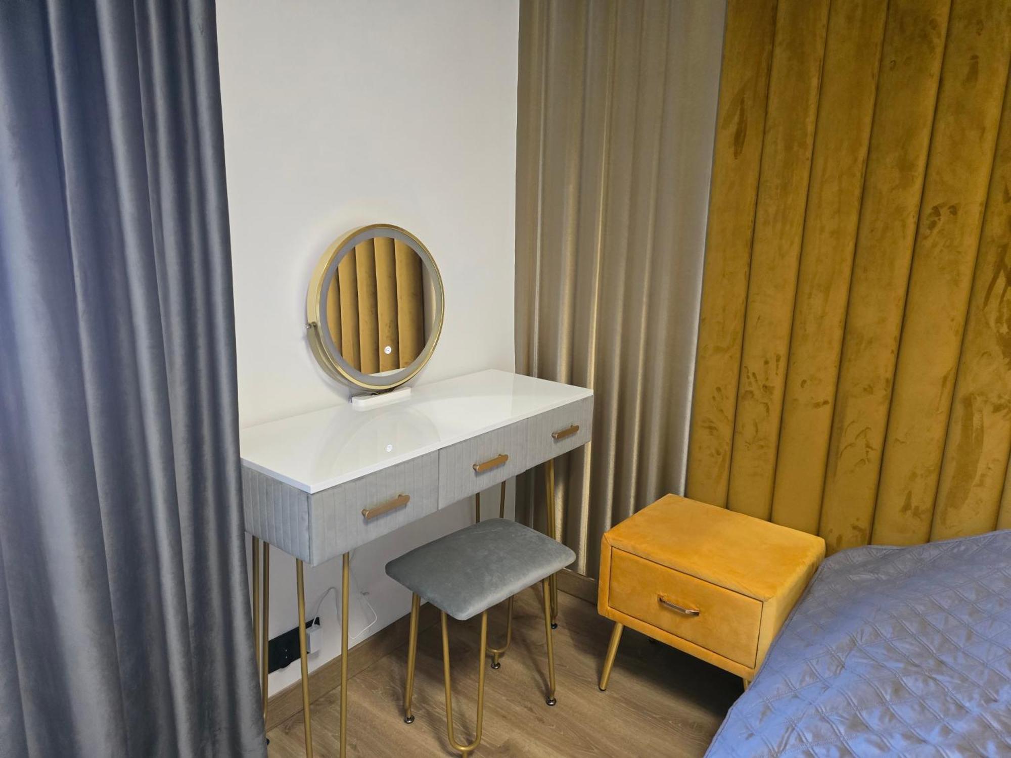 Apartment Maestro Two *